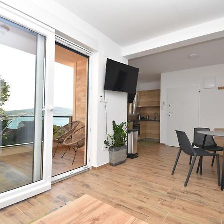 Apartman Bela Tisno Eksteriør bilde